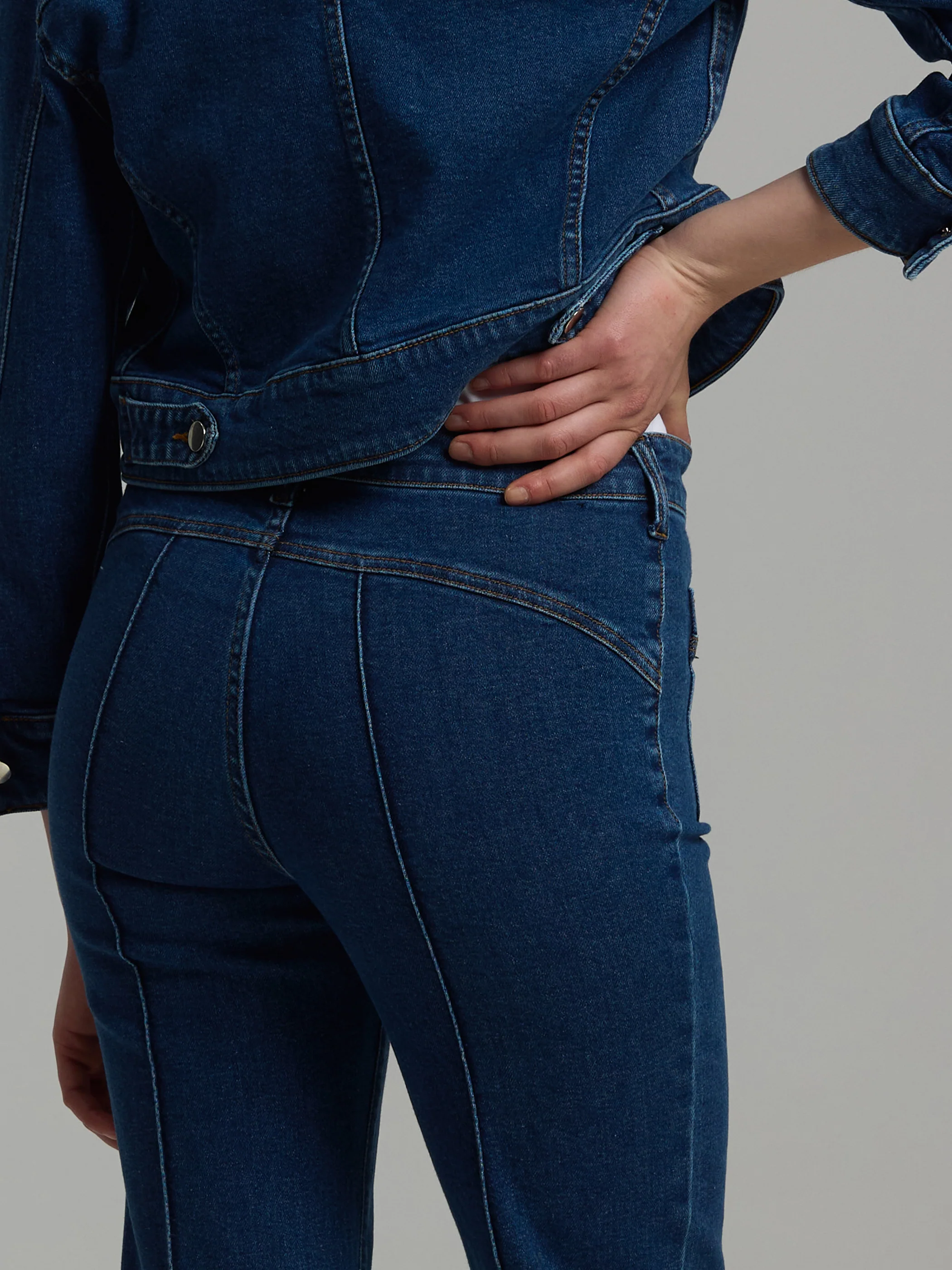 Fayme Flared Jeans - Image 5